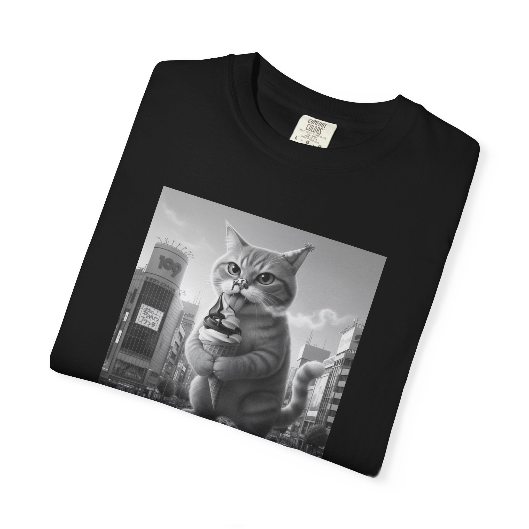 Purr-zilla van Scoop Unisex Garment-Dyed T-shirt
