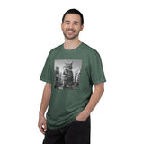 Purr-zilla van Scoop Unisex Garment-Dyed T-shirt