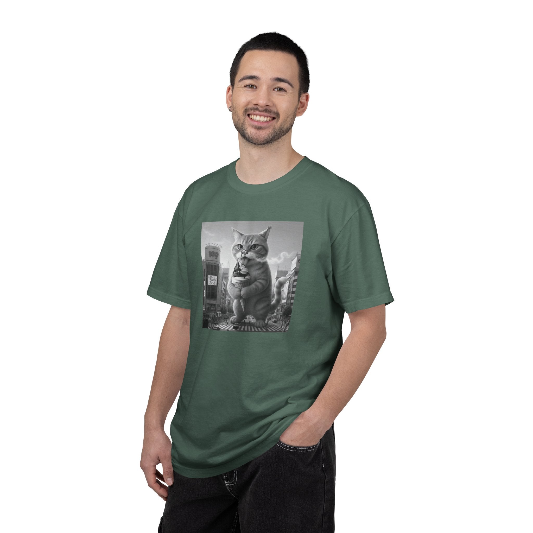Purr-zilla van Scoop Unisex Garment-Dyed T-shirt