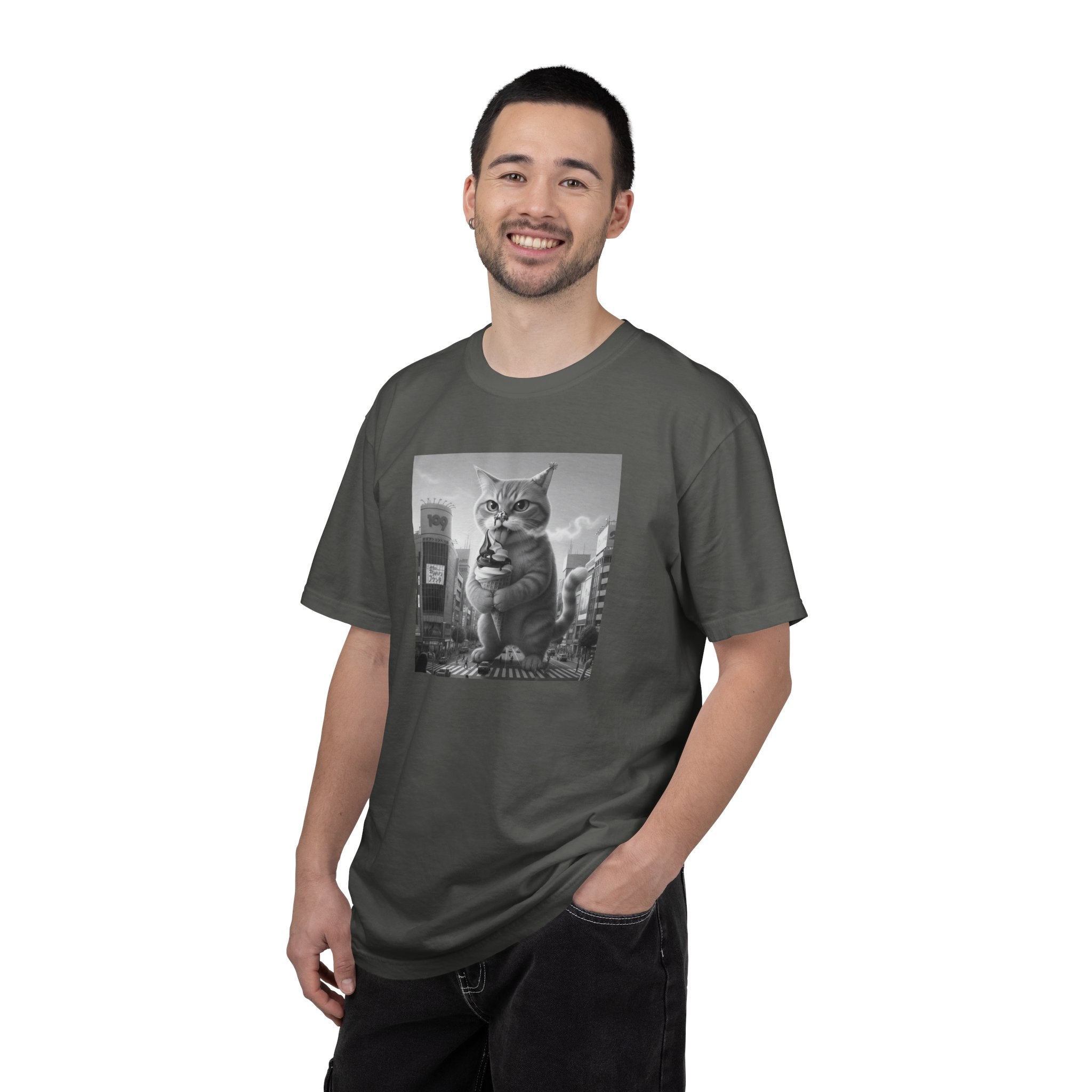 Purr-zilla van Scoop Unisex Garment-Dyed T-shirt