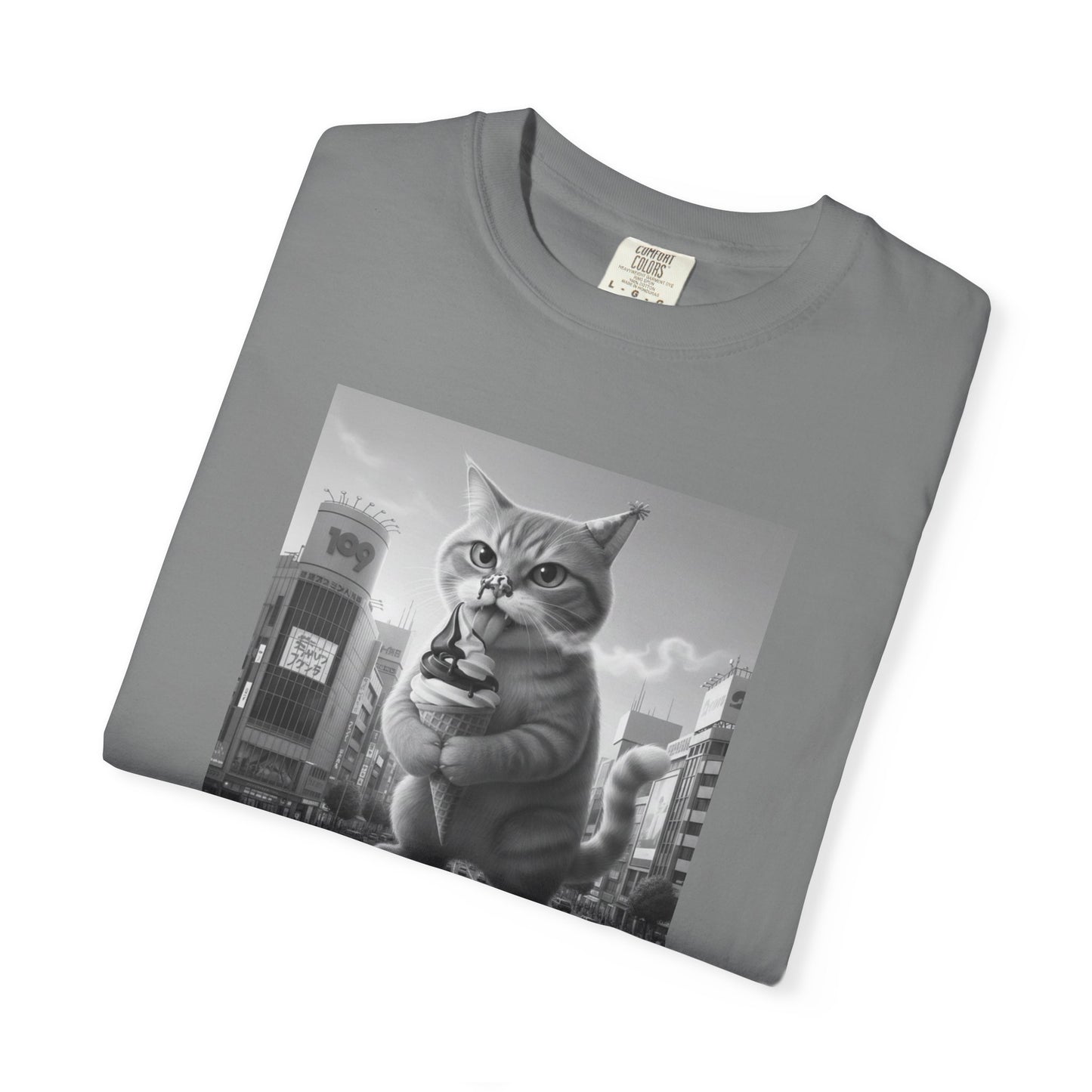 Purr-zilla van Scoop Unisex Garment-Dyed T-shirt