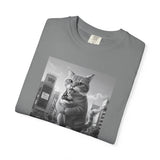Purr-zilla van Scoop Unisex Garment-Dyed T-shirt