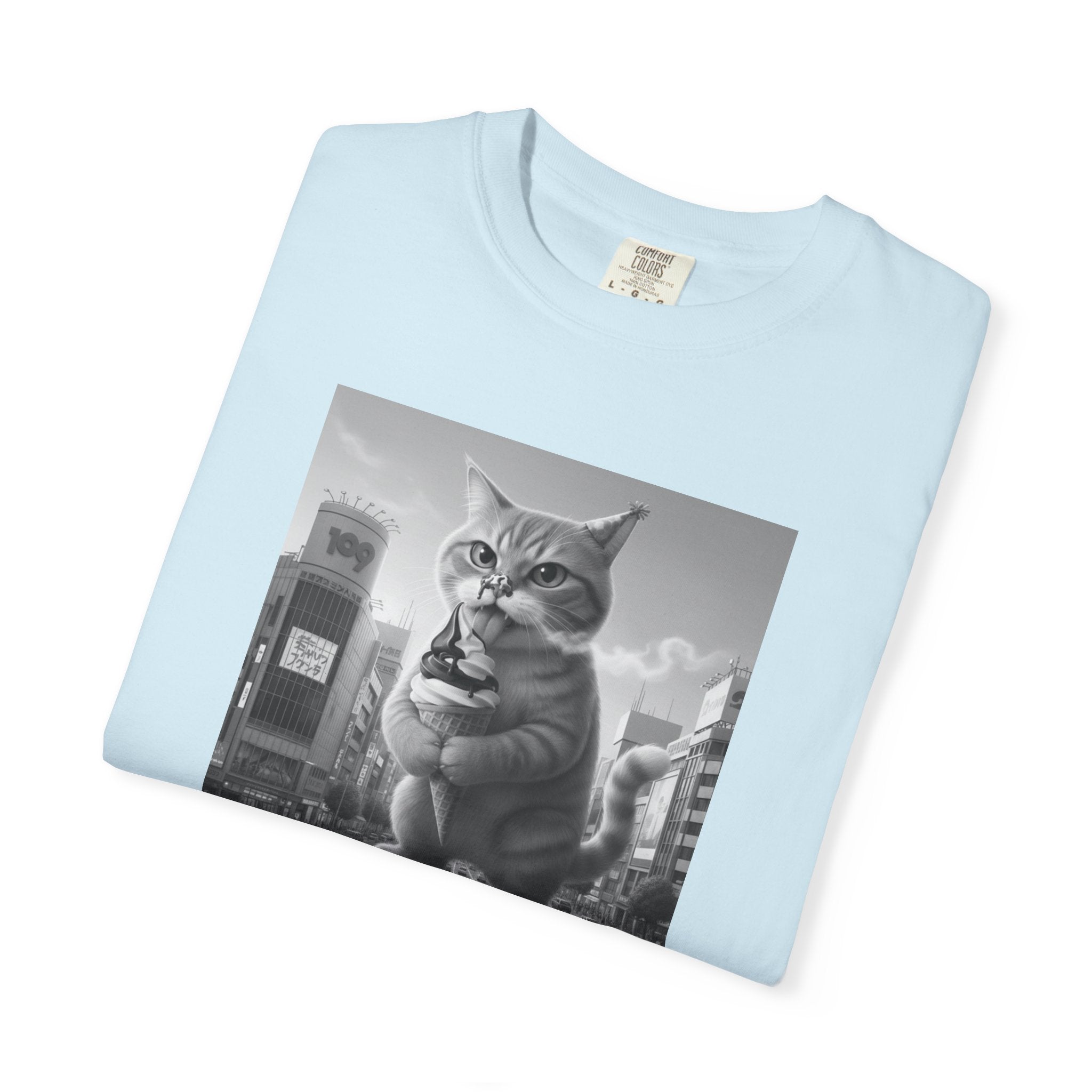 Purr-zilla van Scoop Unisex Garment-Dyed T-shirt
