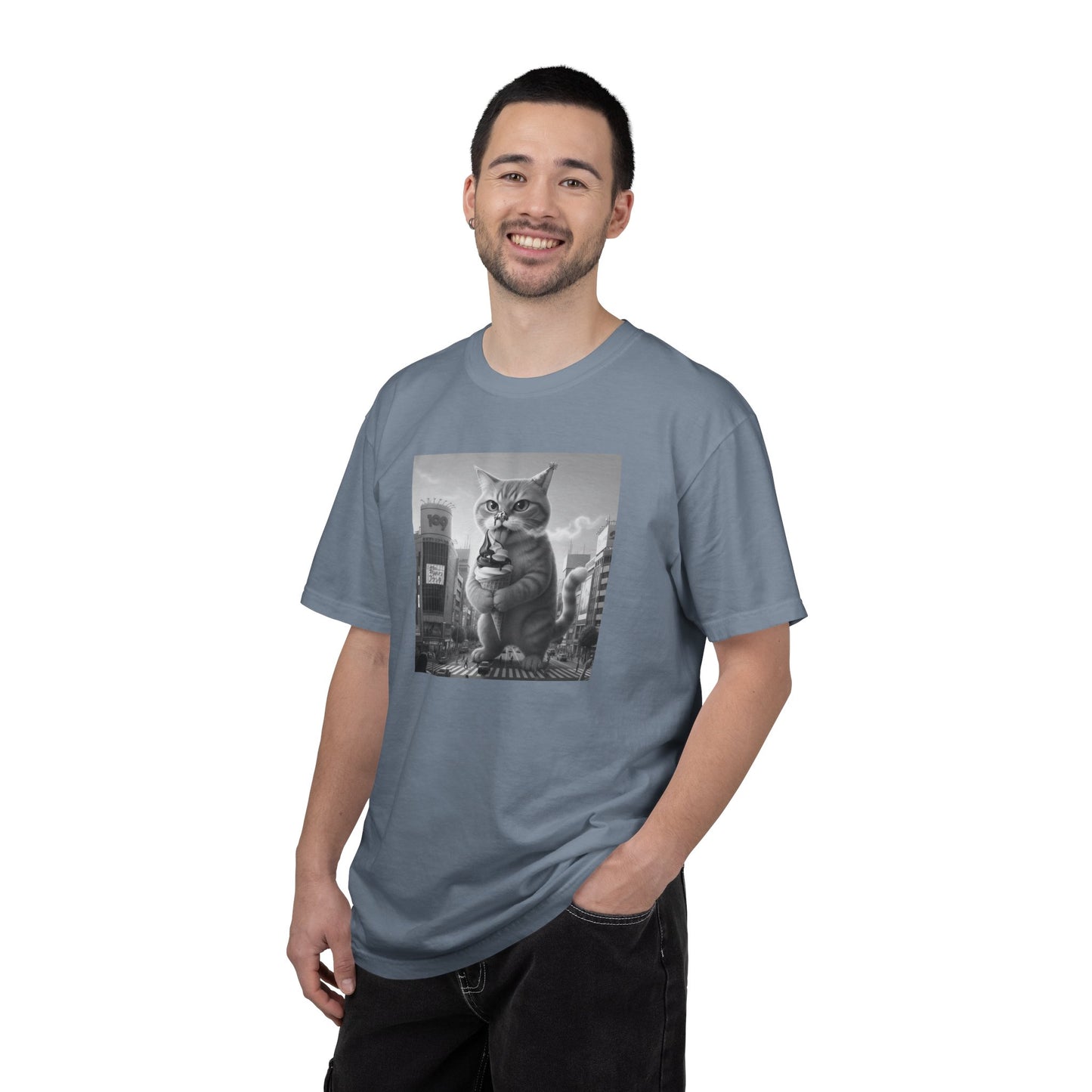 Purr-zilla van Scoop Unisex Garment-Dyed T-shirt