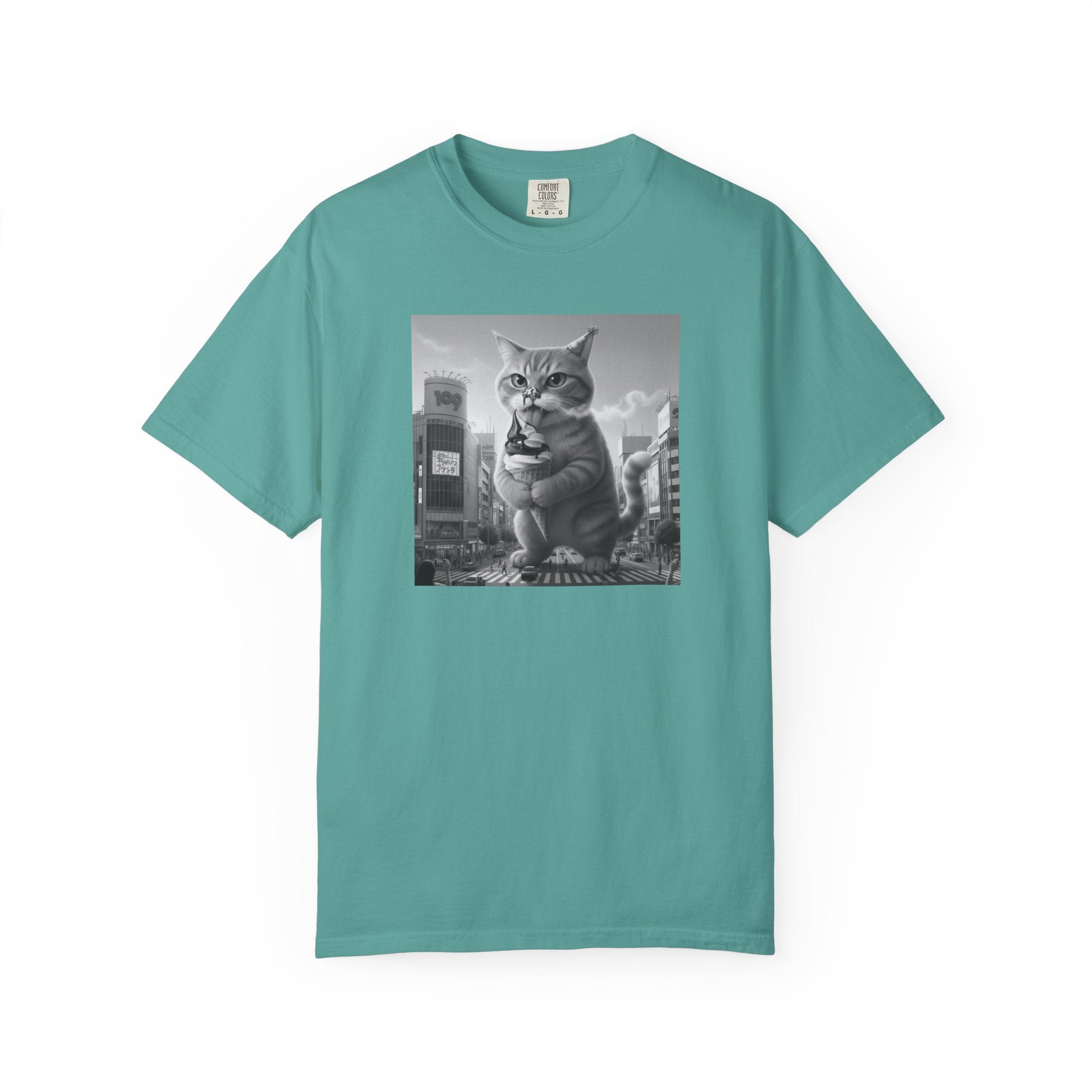 Purr-zilla van Scoop Unisex Garment-Dyed T-shirt