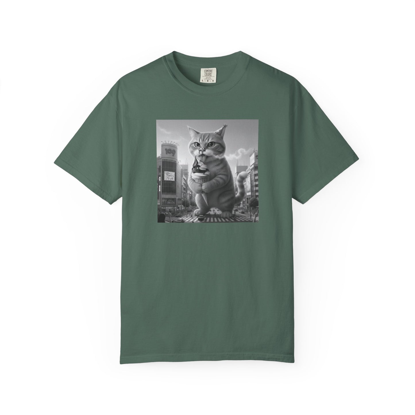 Purr-zilla van Scoop Unisex Garment-Dyed T-shirt