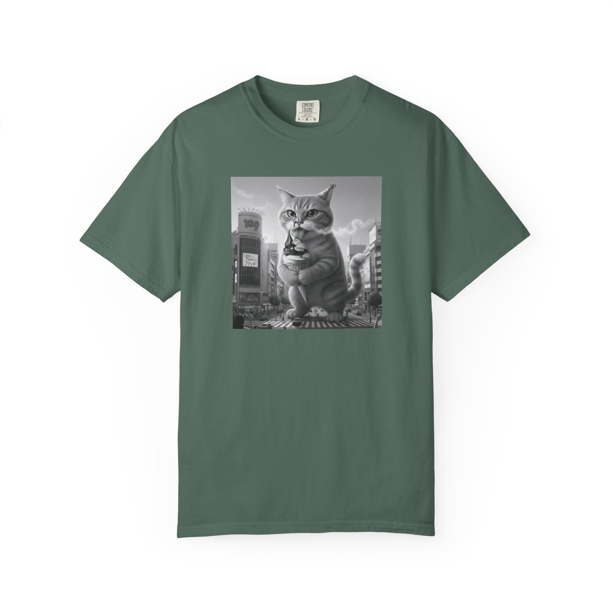 Purr-zilla van Scoop Unisex Garment-Dyed T-shirt