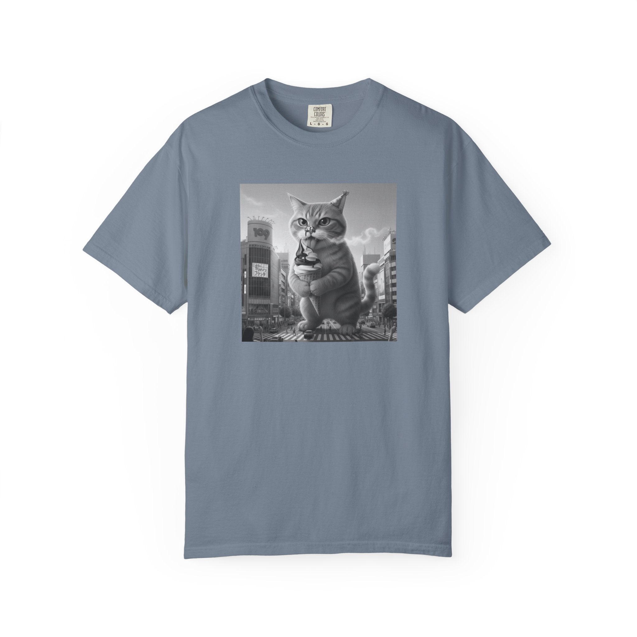 Purr-zilla van Scoop Unisex Garment-Dyed T-shirt