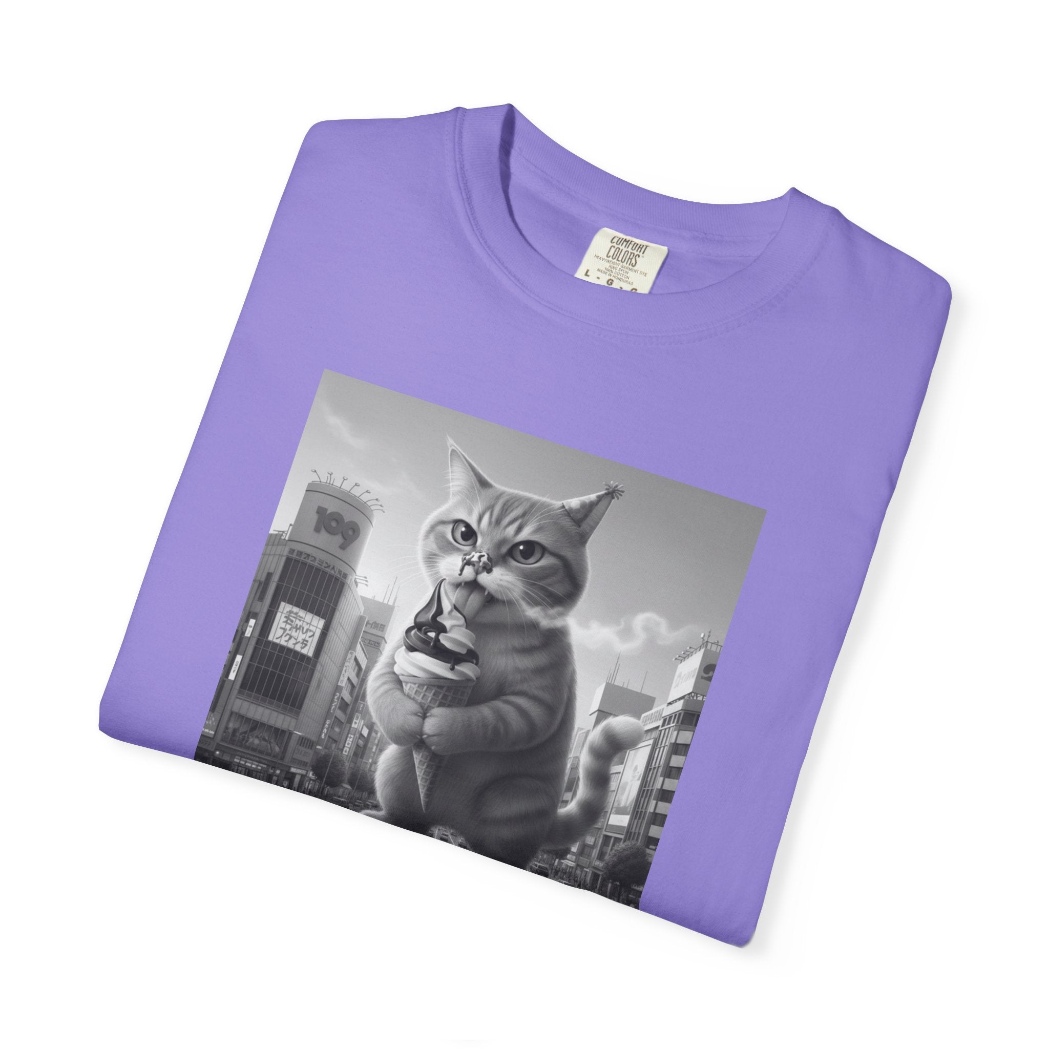 Purr-zilla van Scoop Unisex Garment-Dyed T-shirt