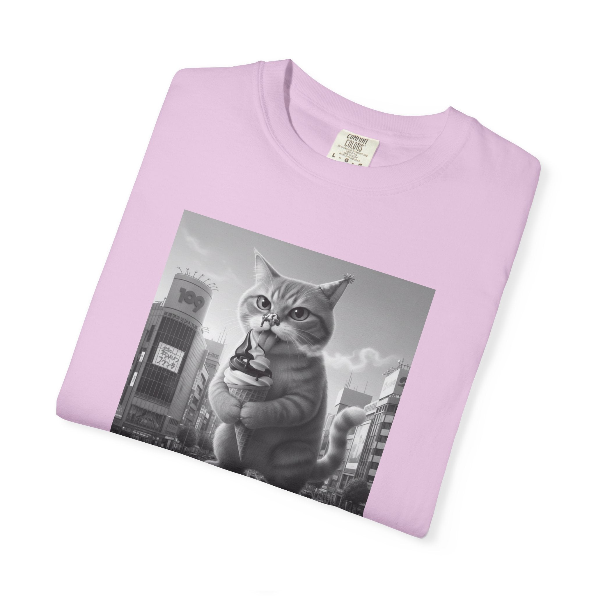 Purr-zilla van Scoop Unisex Garment-Dyed T-shirt