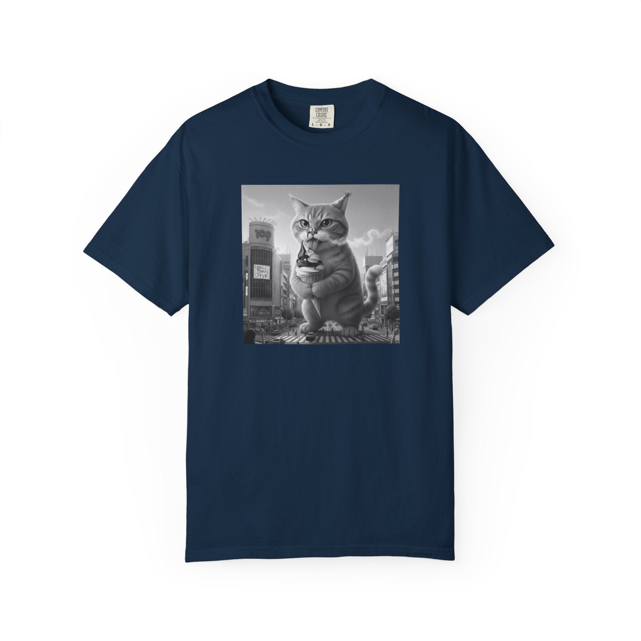 Purr-zilla van Scoop Unisex Garment-Dyed T-shirt