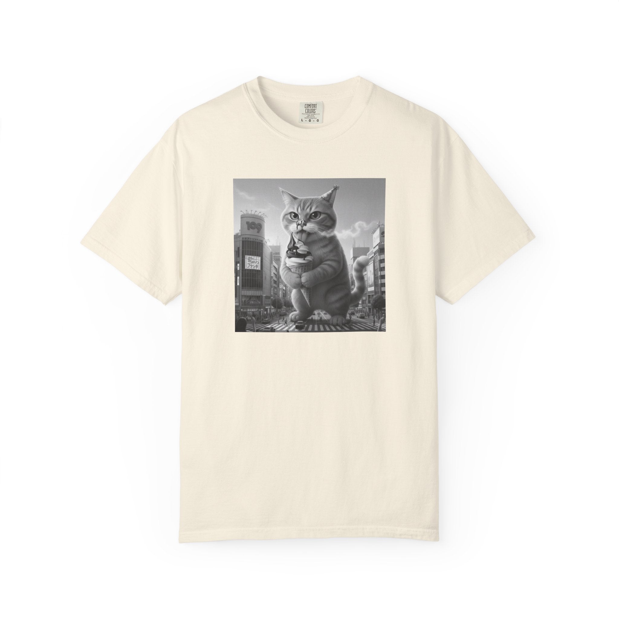 Purr-zilla van Scoop Unisex Garment-Dyed T-shirt